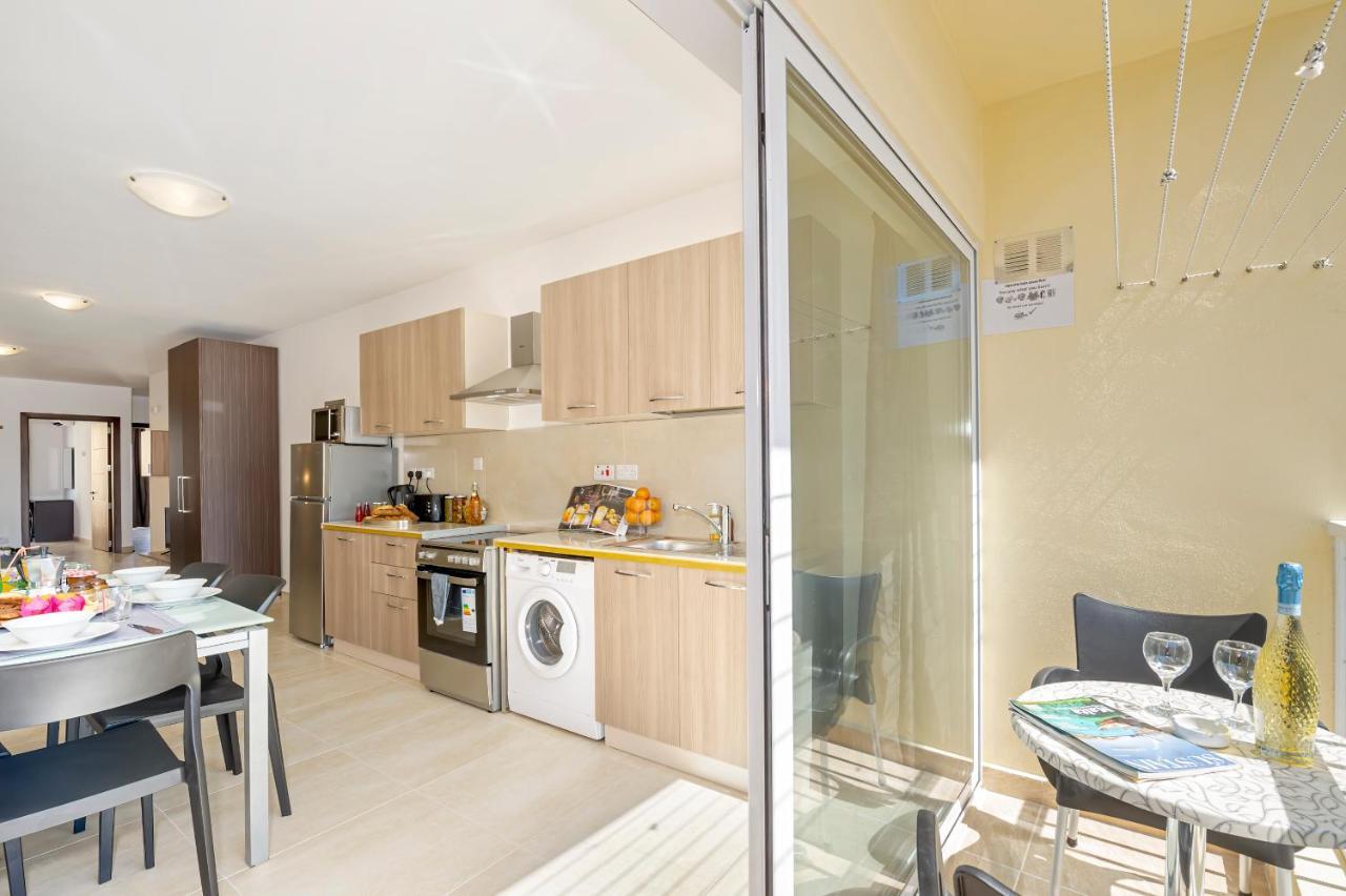 Summer Breeze Comfort Sunny Apartments Close To The Sandy Beaches - By Getawaysmalta Mellieħa Exterior foto