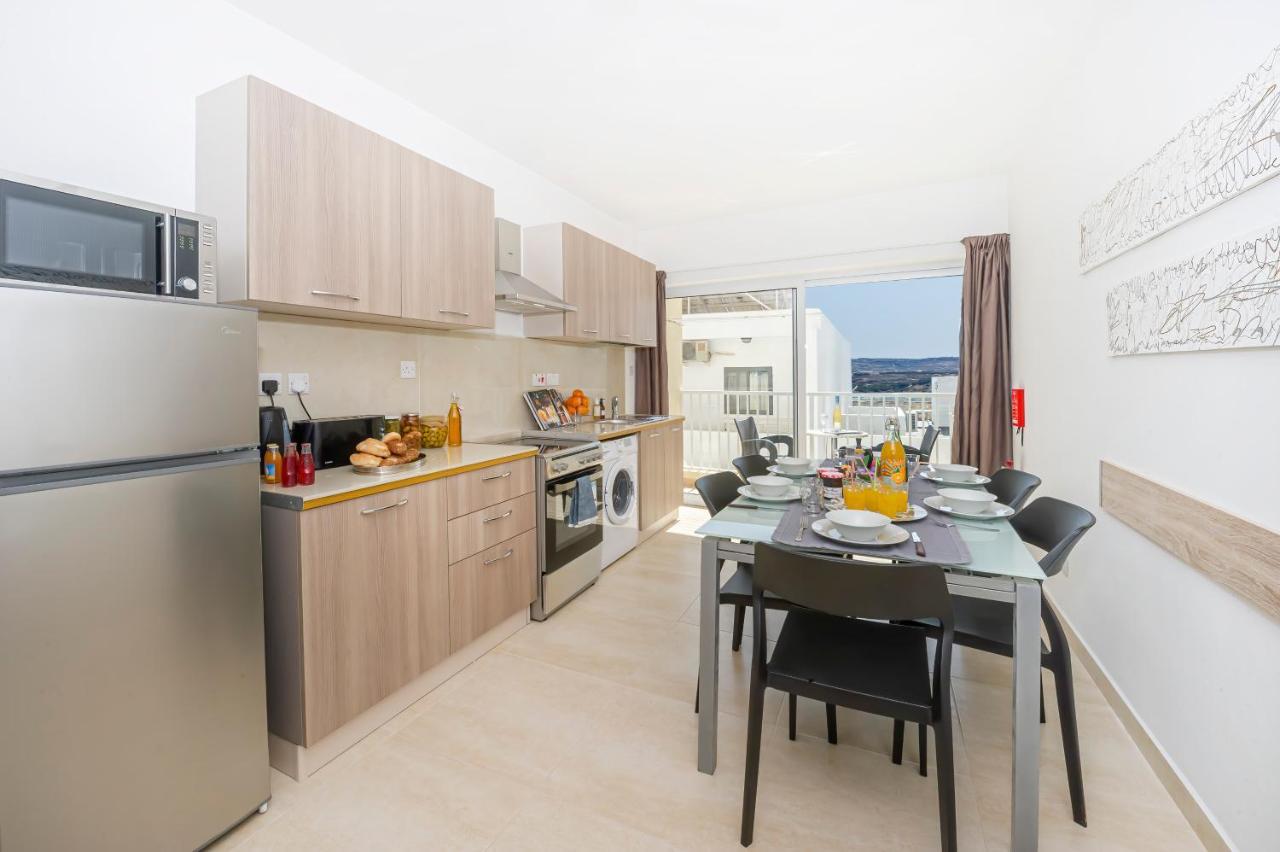 Summer Breeze Comfort Sunny Apartments Close To The Sandy Beaches - By Getawaysmalta Mellieħa Exterior foto
