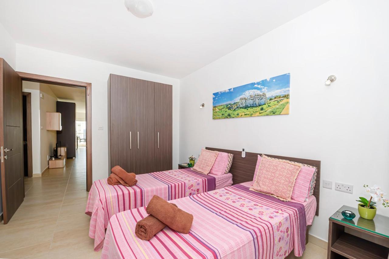 Summer Breeze Comfort Sunny Apartments Close To The Sandy Beaches - By Getawaysmalta Mellieħa Exterior foto